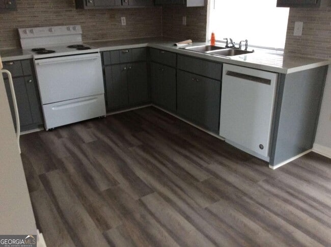 Building Photo - 106 Richard Way