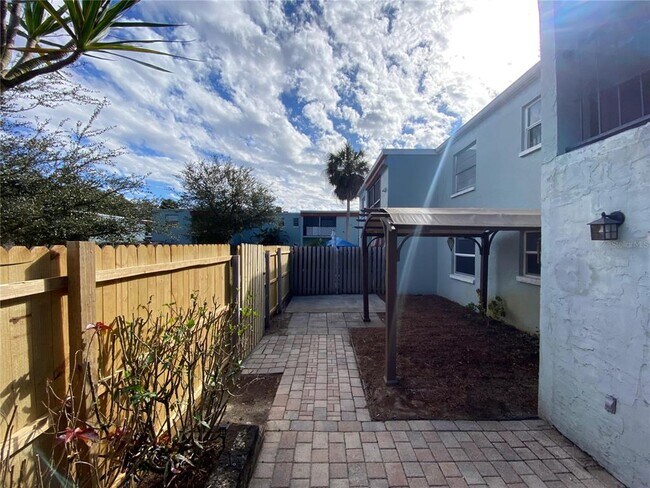 Building Photo - 14419 Americana Cir