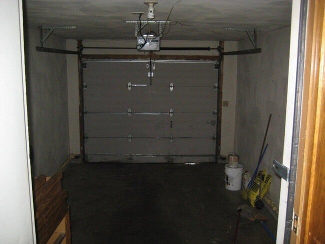 Building Photo - 6763 Hammersley Rd