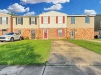 Building Photo - 2 Bedroom 1.5 Bath