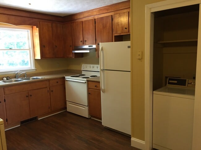 Building Photo - 1207 Fair Rd