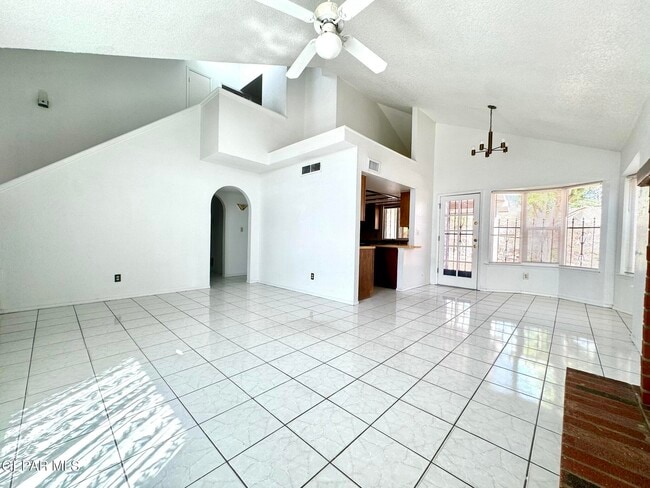 Building Photo - 2218 Seagull Dr
