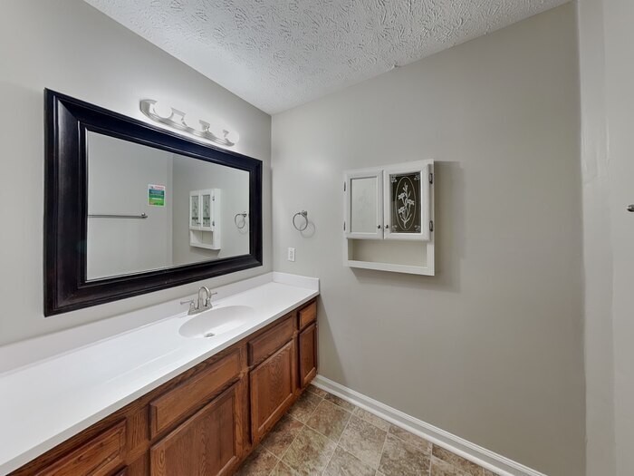 Building Photo - 2616 Calabash Dr