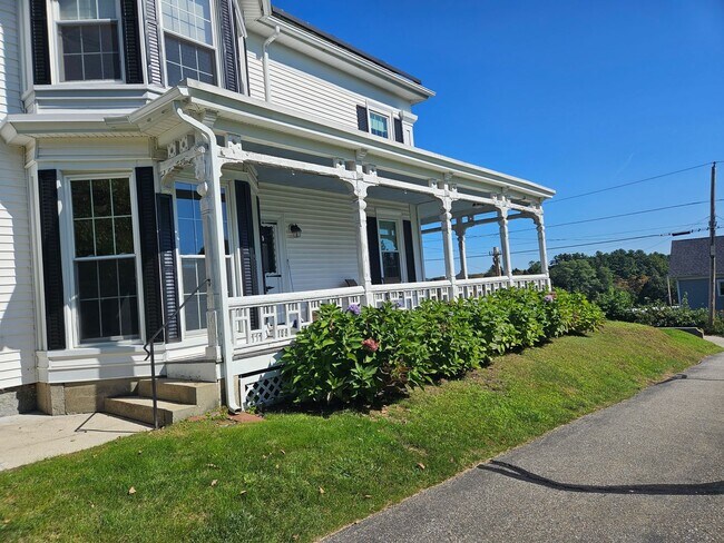 Building Photo - 36 Pleasant St