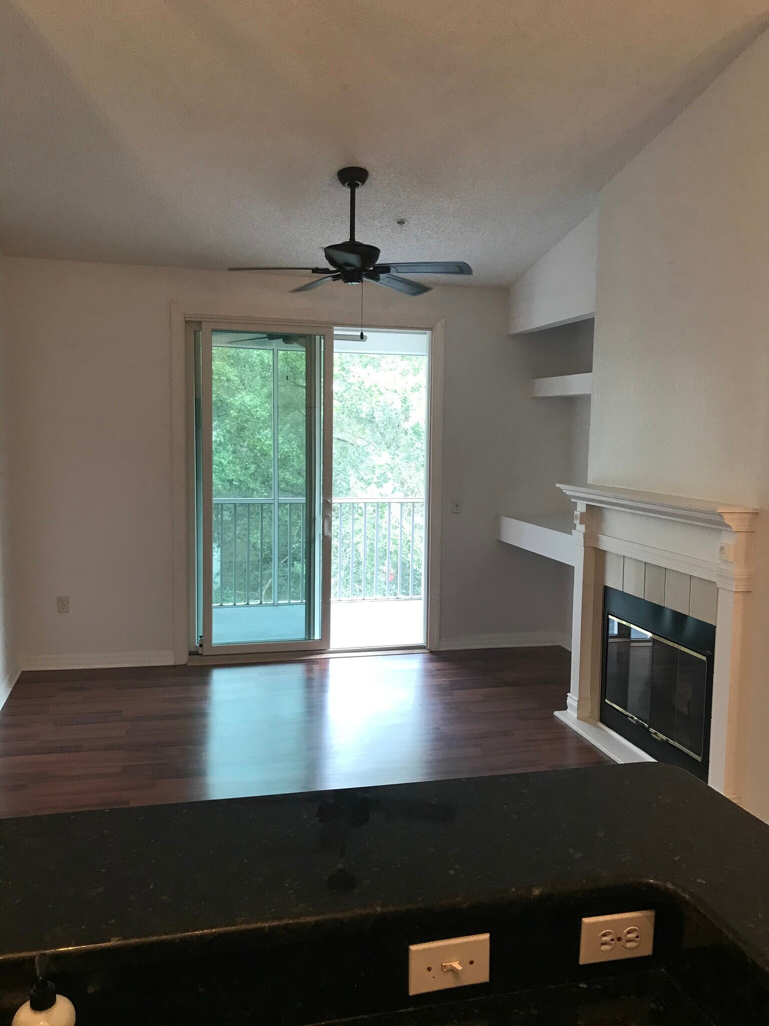 Building Photo - 8301 Elm Park Dr