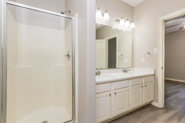 Building Photo - 10110 Berrybriar Ln