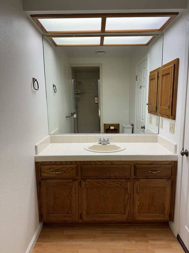 Building Photo - 815 Mirada Dr