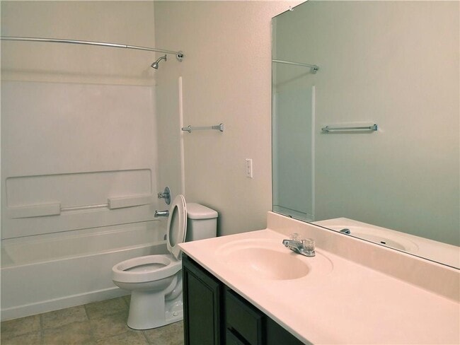 Building Photo - 2204 Old Sterling Rd