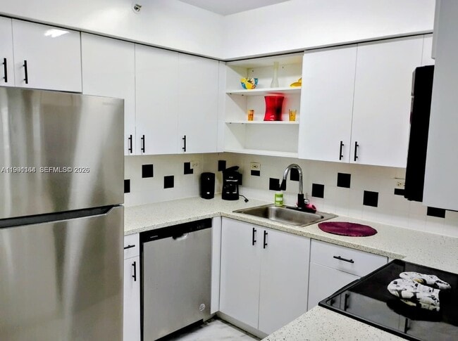 Building Photo - 1500 Bay Rd