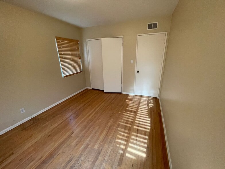 Building Photo - 10513 Grovedale Dr