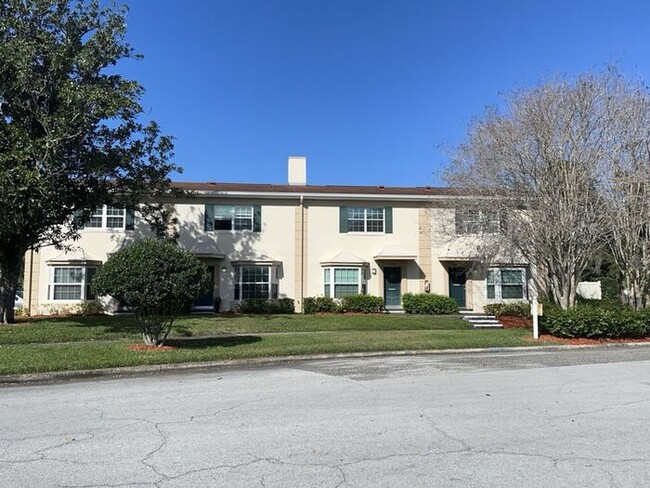 Building Photo - THE GRAND AT OLDE CARROLLWOOD