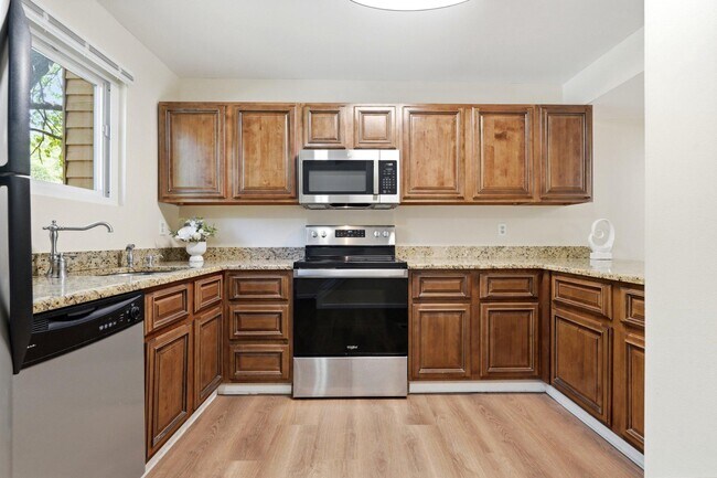 Building Photo - 1322 Hazel Nut Ct