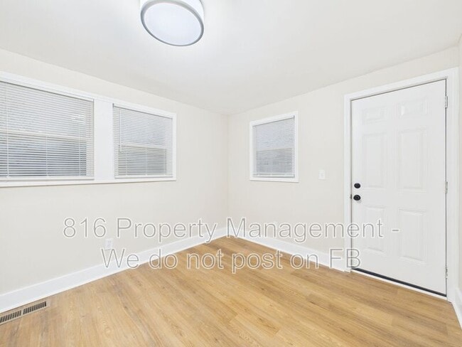 Building Photo - 641 S Huttig Ave