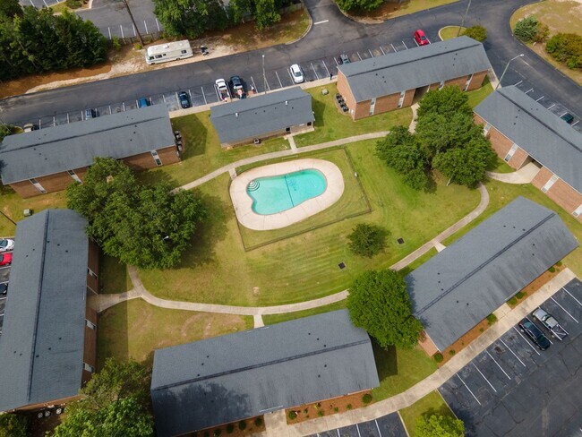 Building Photo - 5850-H Century Oaks Drive (No Pets)