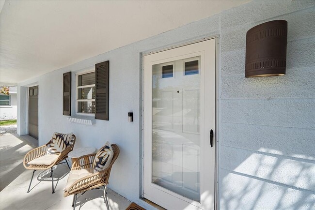 Building Photo - 2650 Leafy Ln