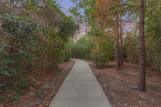 Building Photo - 2437 Branshill Dr