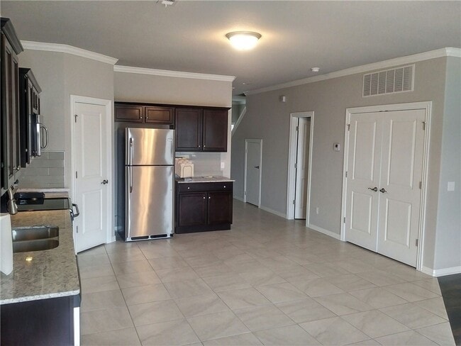 Building Photo - 2725 W Kilimanjaro Way