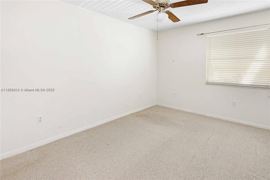 Building Photo - 2500 SW 113th Ct