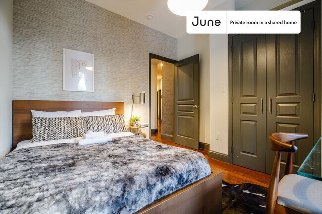 Building Photo - Room in Shared 4 bed/1 bath home