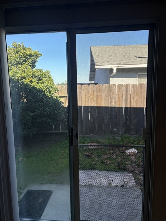 Building Photo - 230 Ventanas Ave