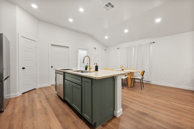 Building Photo - Furnished, Finished, and Ready for YOU!