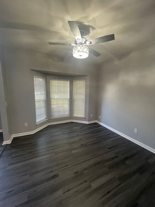 Building Photo - Lovely 3 Bedroom Home in Greer Near Gibb S...