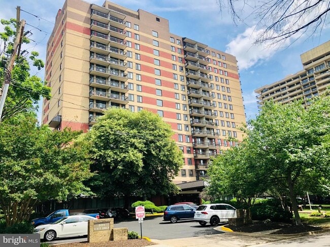 Building Photo - 801 N Pitt St