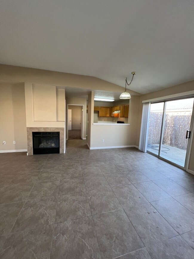 Building Photo - 4404 Pebble Creek Dr