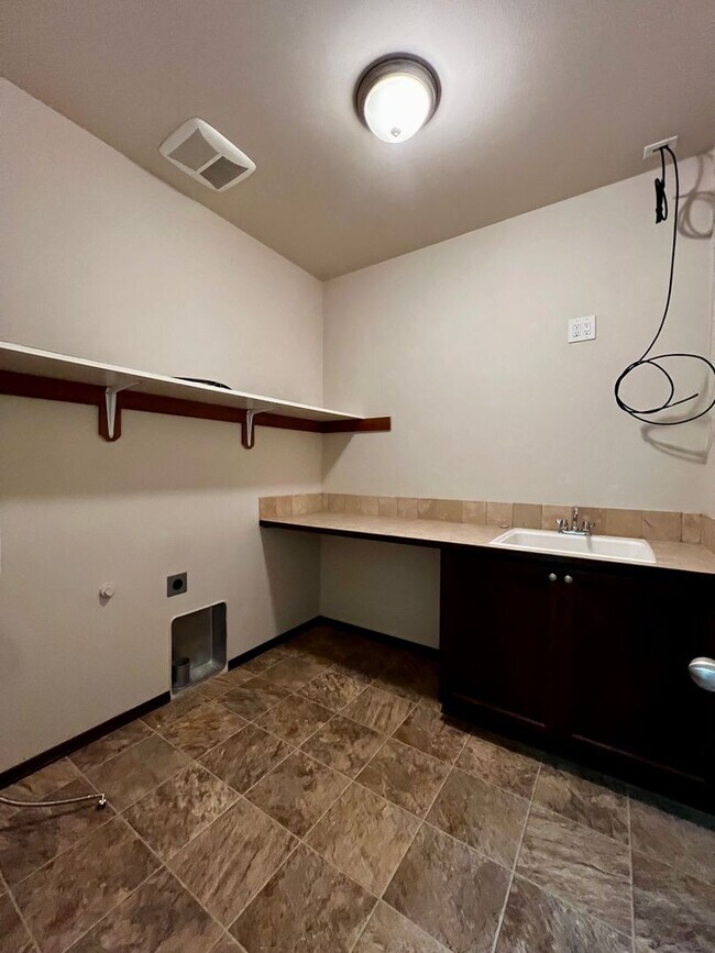 Building Photo - Home in West Valley with garage & back yard!