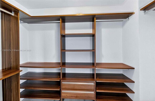 Building Photo - 480 NE 31st St