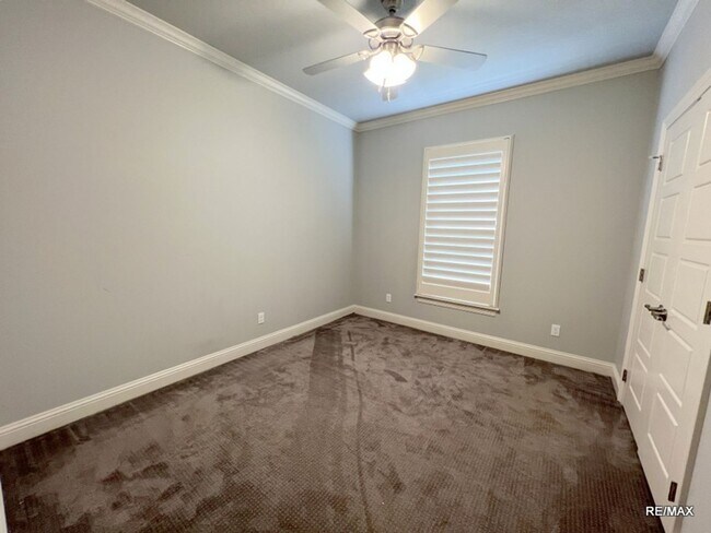 Building Photo - EXQUISITE HOME IN ST. CHARLES COURT OF NOR...