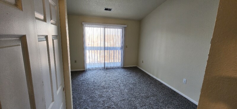 Building Photo - 10085 W Lisbon Ave