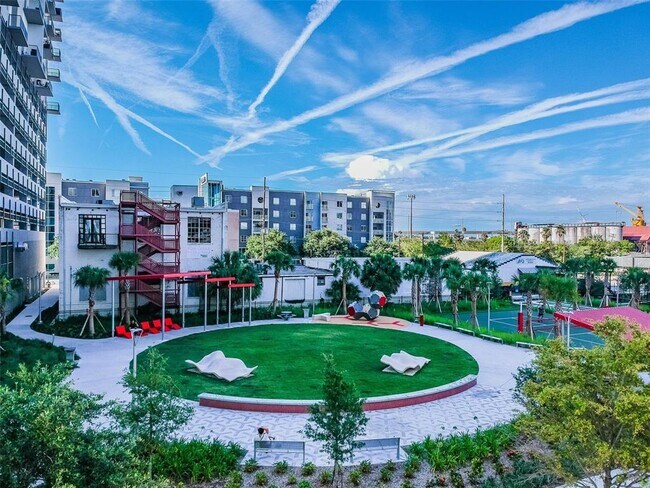 Building Photo - 1208 E Kennedy Blvd