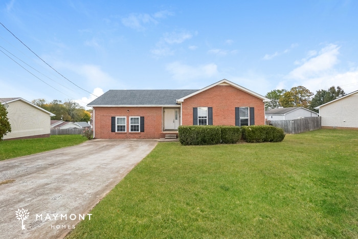 Primary Photo - 427 Sandburg Dr