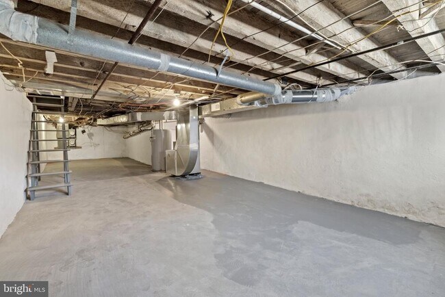Building Photo - 435 N 42nd St