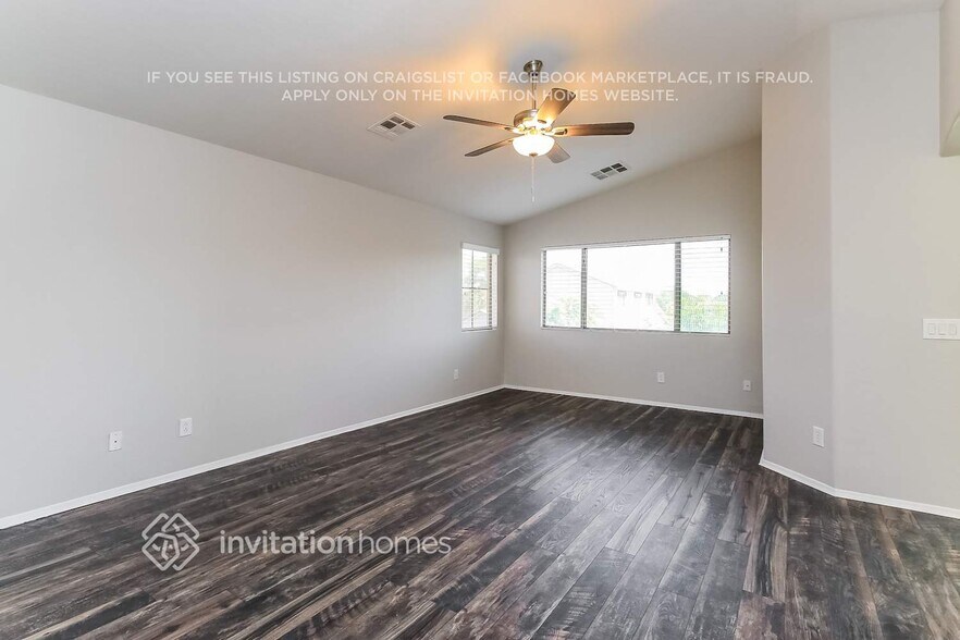 Building Photo - 2561 W Silver Streak Way