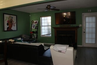 Building Photo - 63 Riverchase Dr