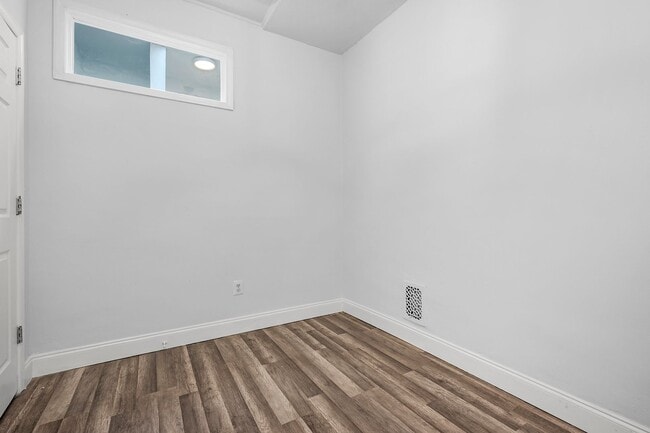 Building Photo - Beautifully Renovated 3 Bedroom 2.5 Bathroom Rental with study in McElderry Park VOUCHER Holders ...