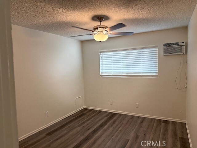 Building Photo - 685 E Vista Chino