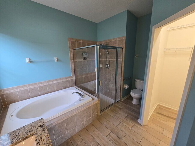 Building Photo - Waterfront View! 4 bed 2 bath 2 car garage