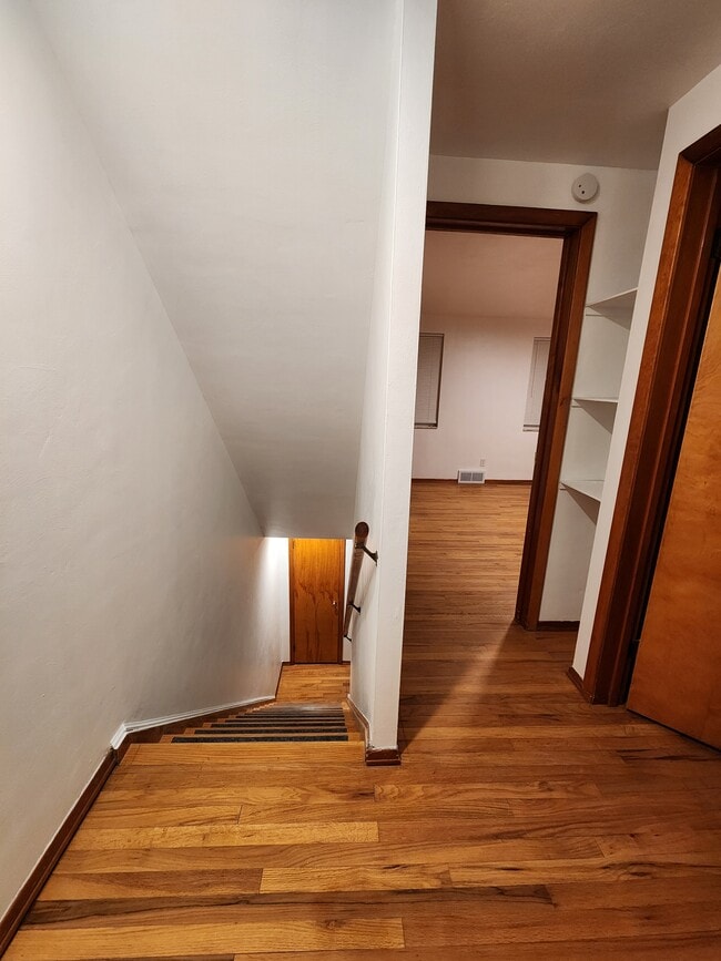 Building Photo - 432 3rd Ave