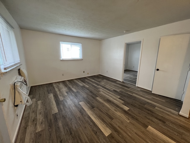 Building Photo - 1261 Green Valley Dr