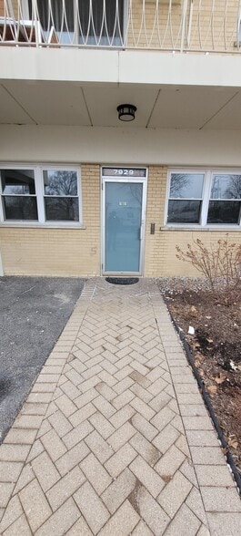 Building Photo - 7929 W Grand Ave