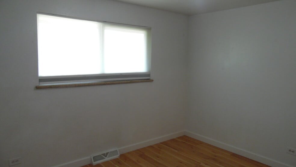 Building Photo - 720 Miller Ct