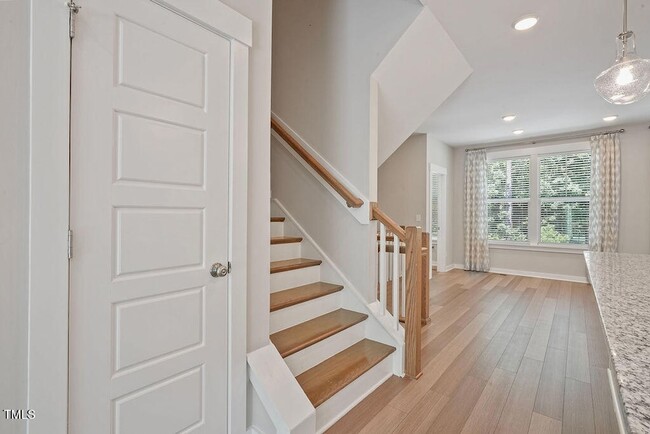 Building Photo - 2075 Eva Pearl Dr