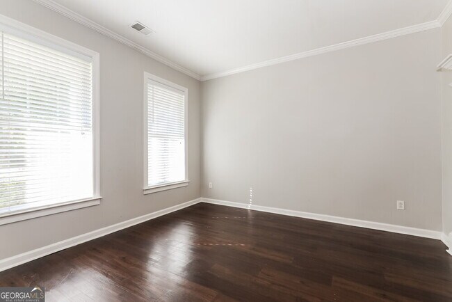 Building Photo - 2420 McIntosh Dr