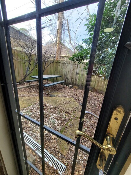 Private patio - 2270 Tunis Cv