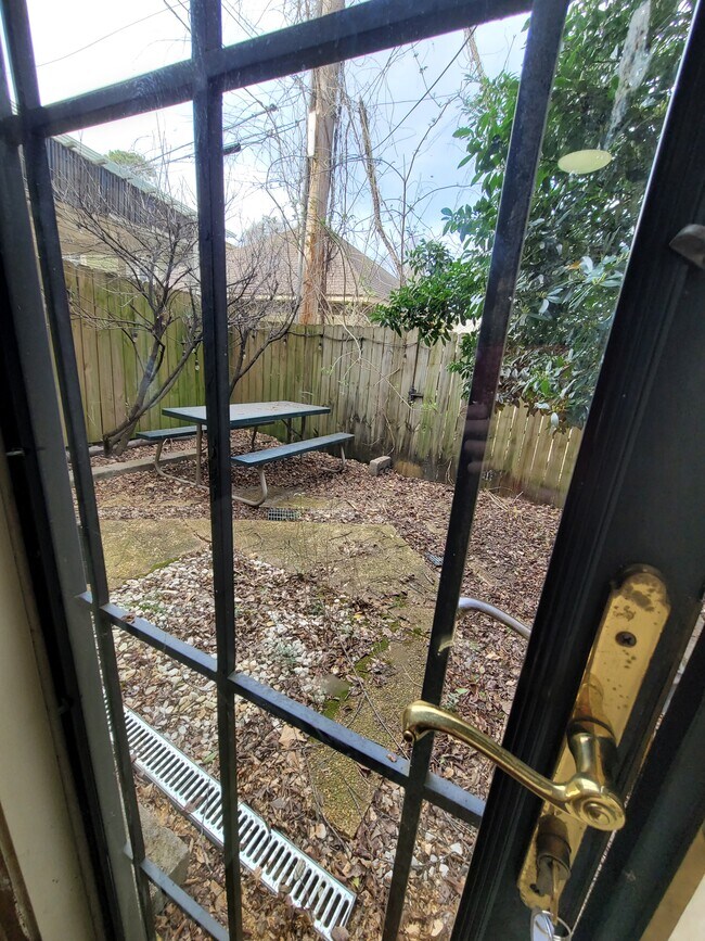 Private patio - 2270 Tunis Cv