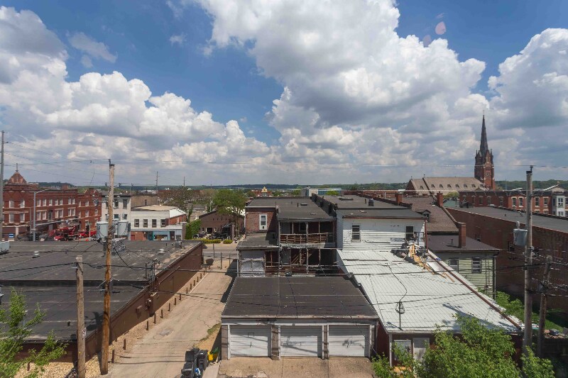 Building Photo - 1658 Iowa St