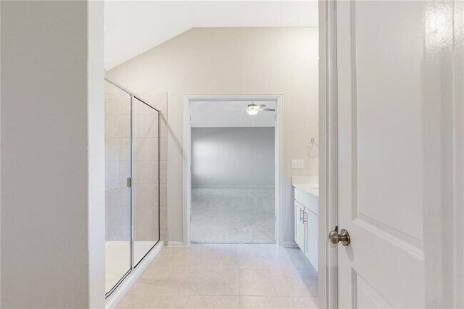 Building Photo - 17212 Crowndale Dr